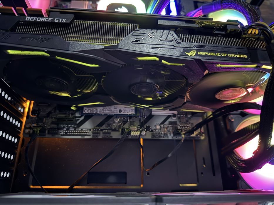 Assus GTX 1080 TI , 11GB , 352 BIT