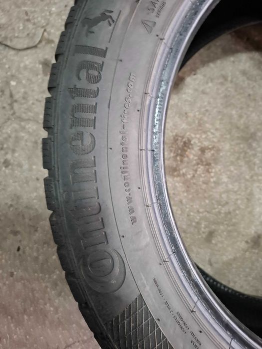 2 Зимни гуми Континентал 215/55/17 ДОТ20 (безплатно поставяне)
