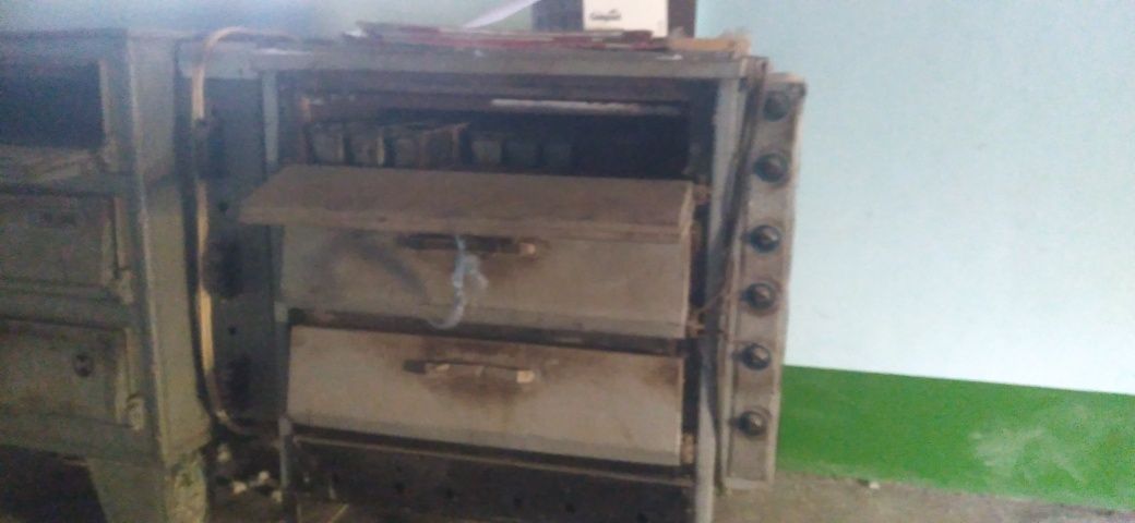 Pekxleb chiqaradigan  pekarniy xamma narsasi bor