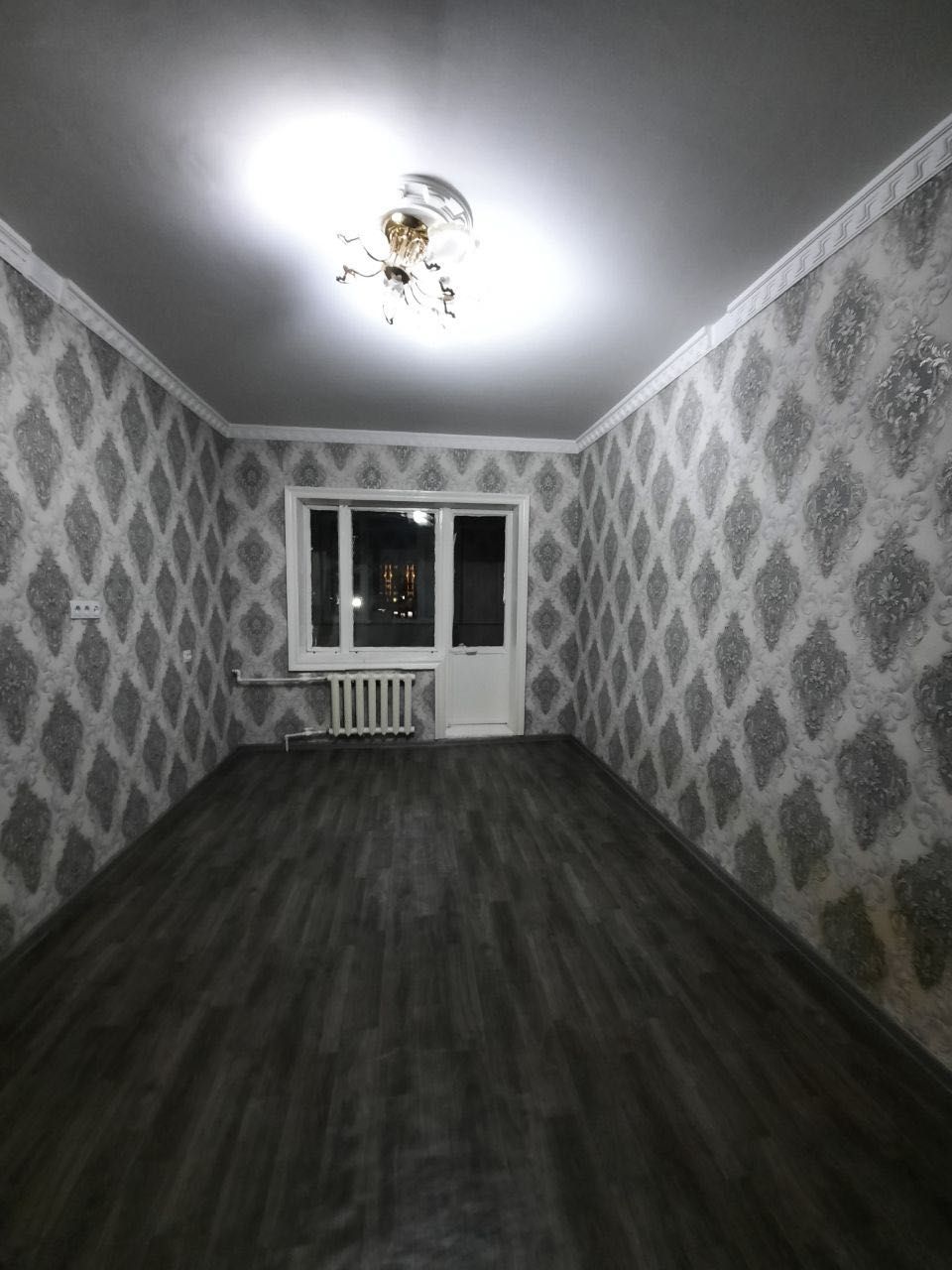 ПРОДАЁТСЯ 2- комн центр ипотека есть,  улучшенная план, 63 кв, 51500!
