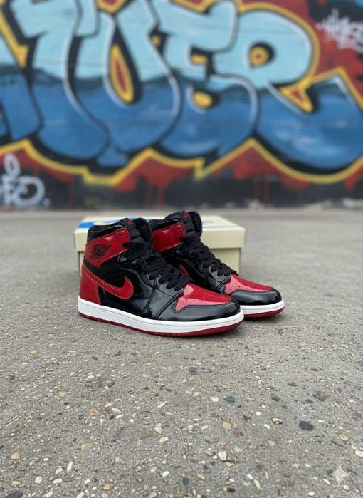 Adidasi Nike Jordan 1 High Patent Bred - Marimi 36-45 - Cu cutie