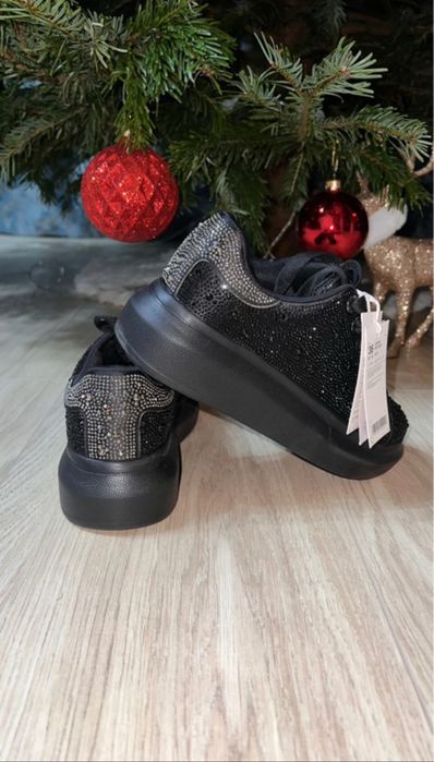 Sneakersi cu pietre Nine West