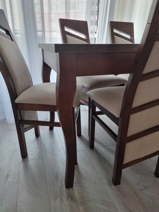 Masa extensibila si 6 scaune