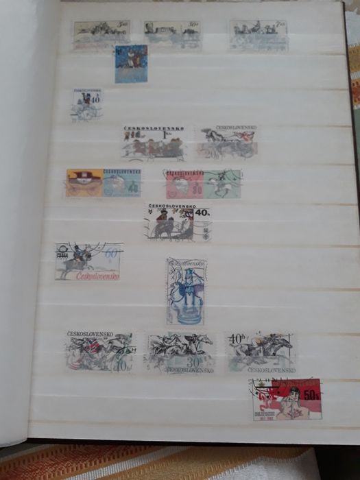 Vand clasor cu timbrele din imagine.