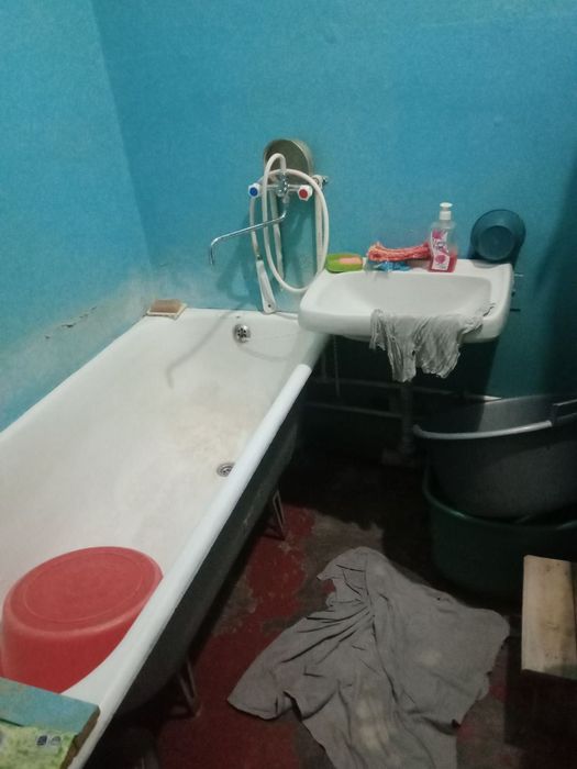 Чирчик шахар 
8-микрораён бобур парк ёнида   
#3-хона 4-этаж 
Кварт