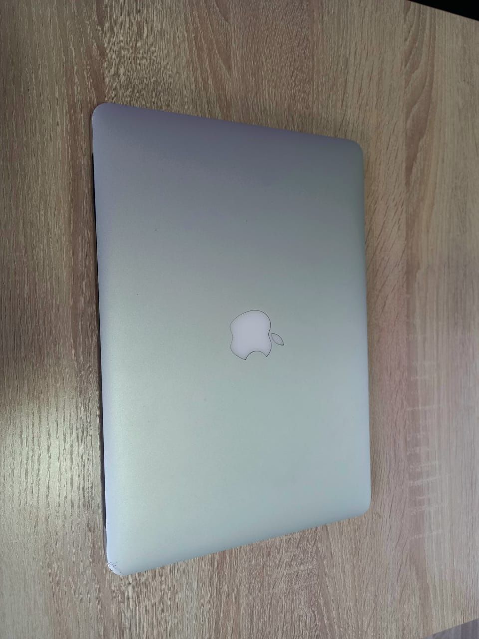 Продам ноутбук MacBook air 13