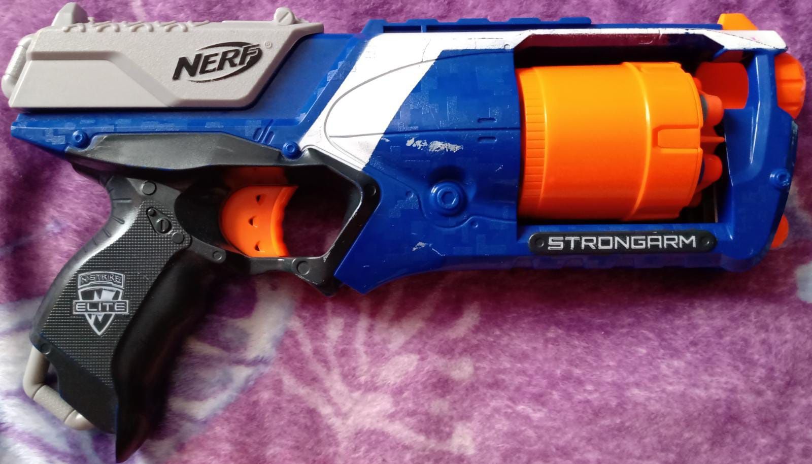 Vând Nerf N-Strike Elite Strongarm