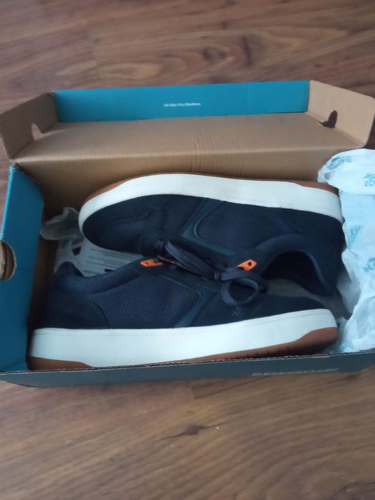 Vând adidași sprandi