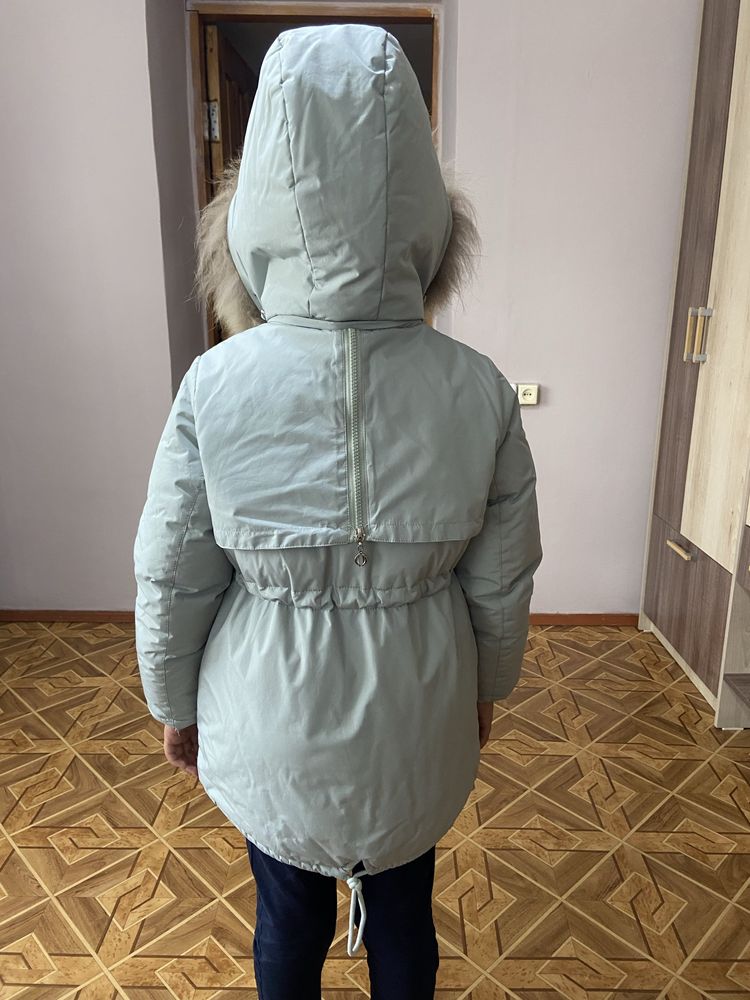Зимняя куртка на девочку 7-8 лет