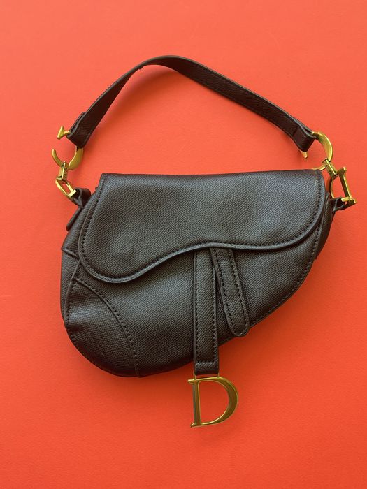 Дамска малка чанта CD Black Grained Calfskin Leather Saddle Bag