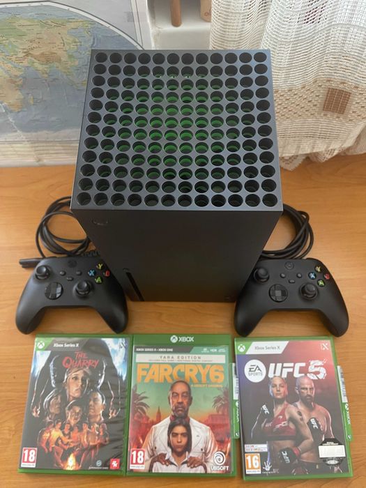 Xbox Series X 1 TB + 2 контролера + 3 игри