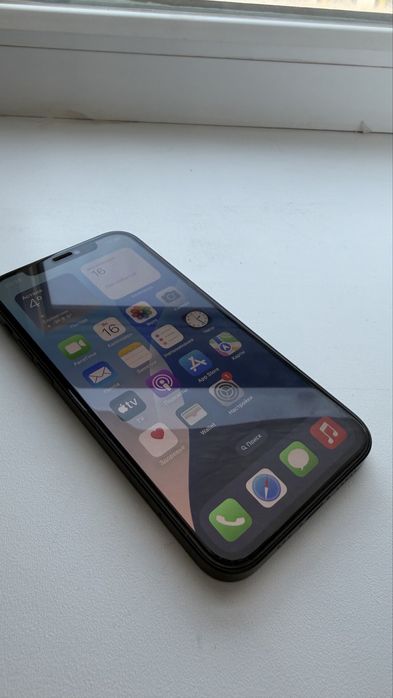 Продам айфон 12 в отличном состояние.