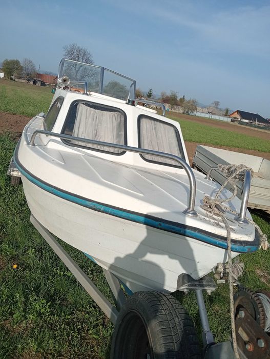 Vand sau schimb cu auto, barca + motor 40 cai+periodic+ accesorii