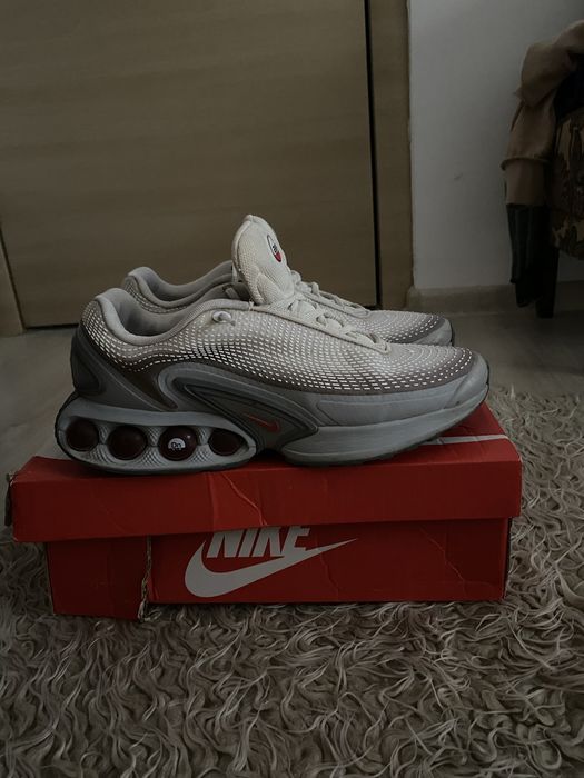 Уникални Обувки-Nike Dn