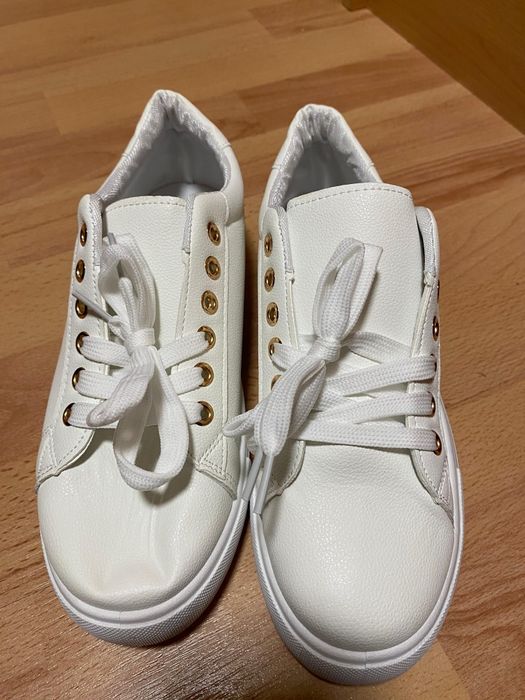 Vând încălțăminte damă