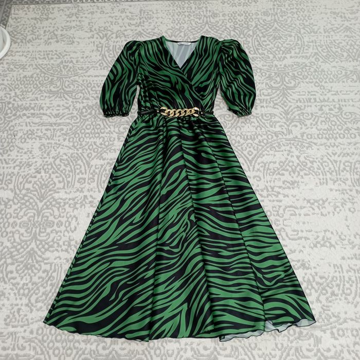 Вечернее платье зелёное