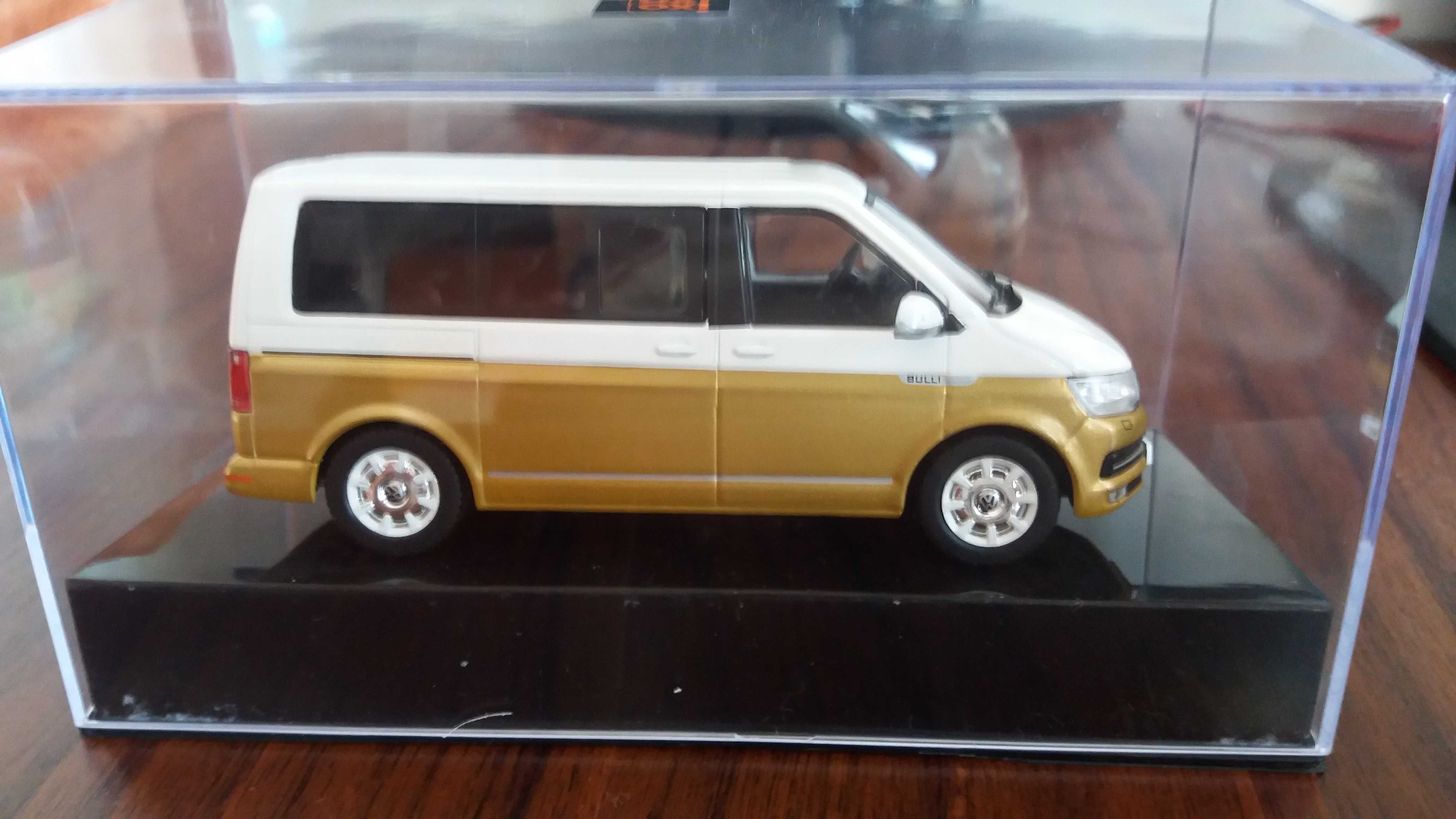 Macheta VOLKSWAGEN ( VW ) T6 MULTIVAN 2017 - Ixo, 1/43, noua.