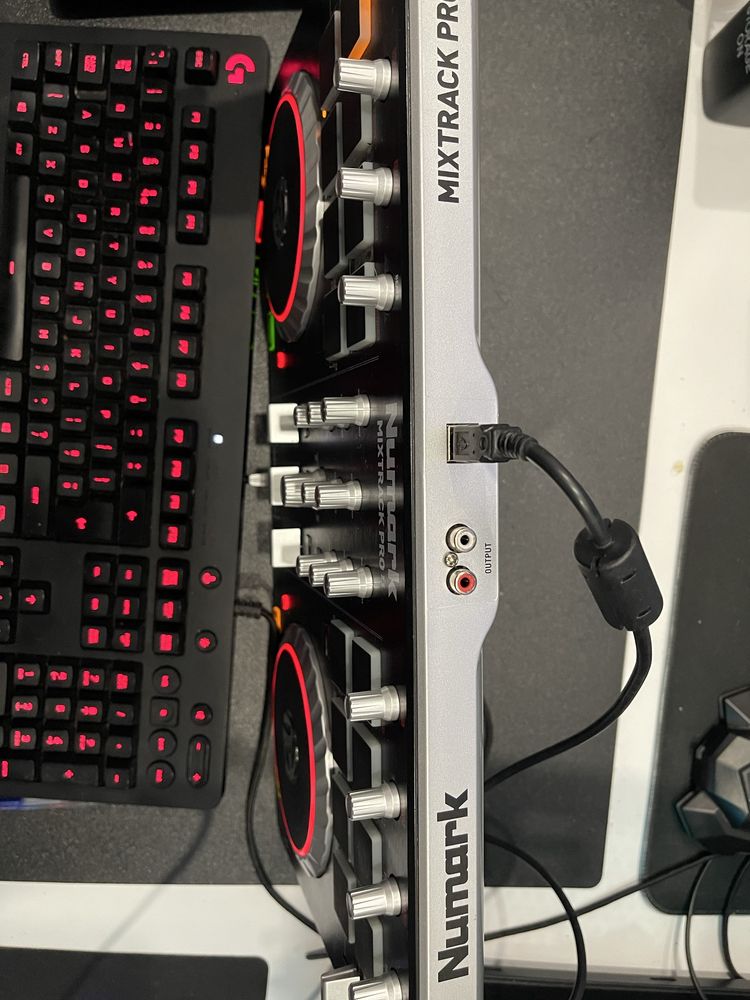 Consola Dj Numark Mixtrack Pro 2 stare excelenta
