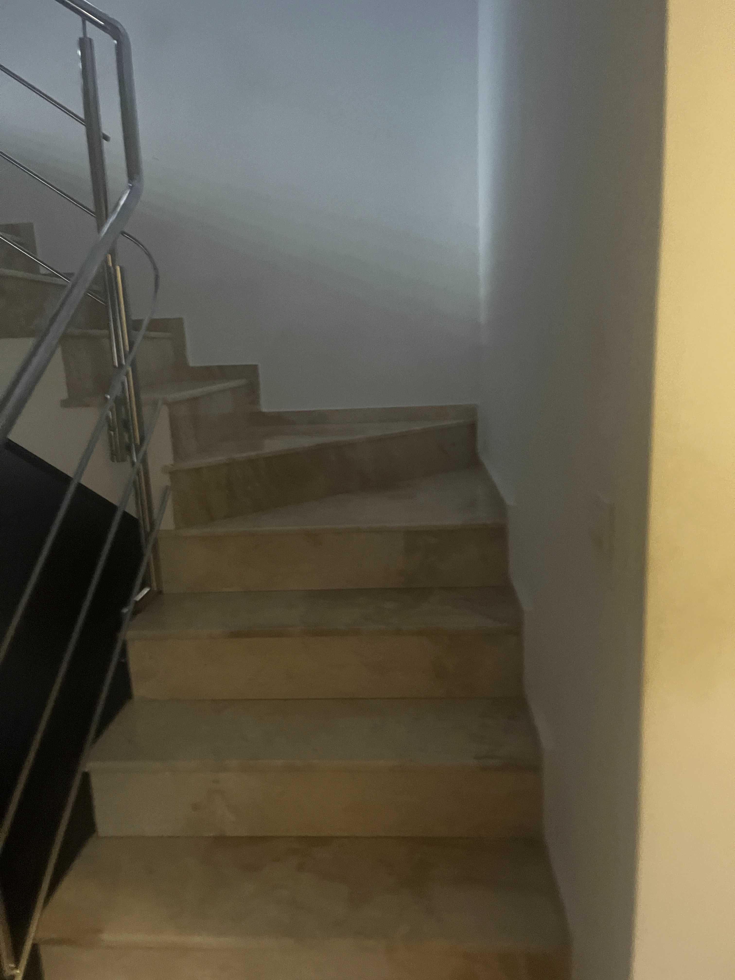 Închiriez vila Pitești,pretabil orice activitate  sau locuinta