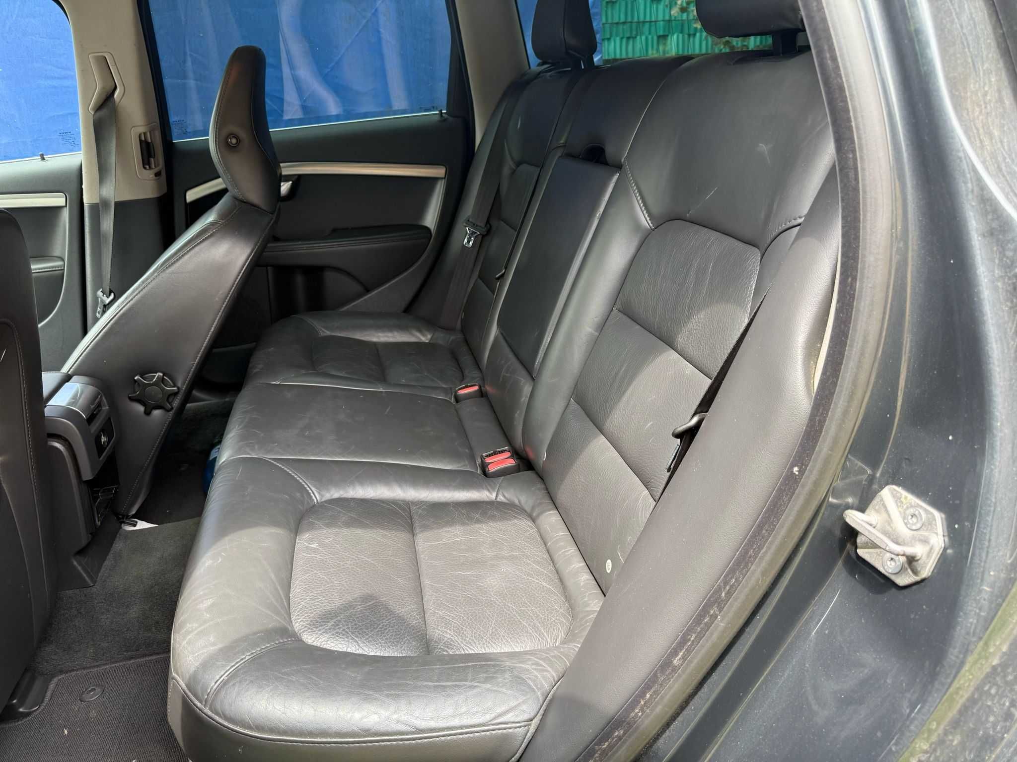 De vanzare VOLVO V 70