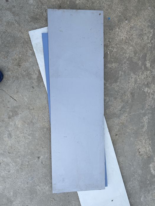 Търговско оборудване за магазин за дрехи , рафтове, колонки