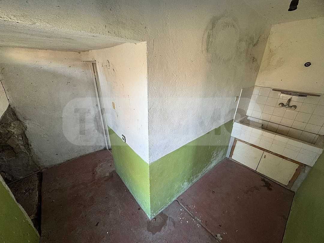 Двуетажна къща в село Могилино