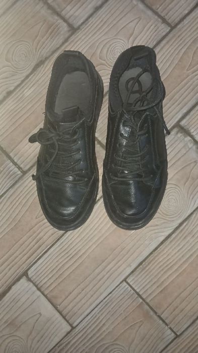 Обувь на мальчика в отличном состоянии