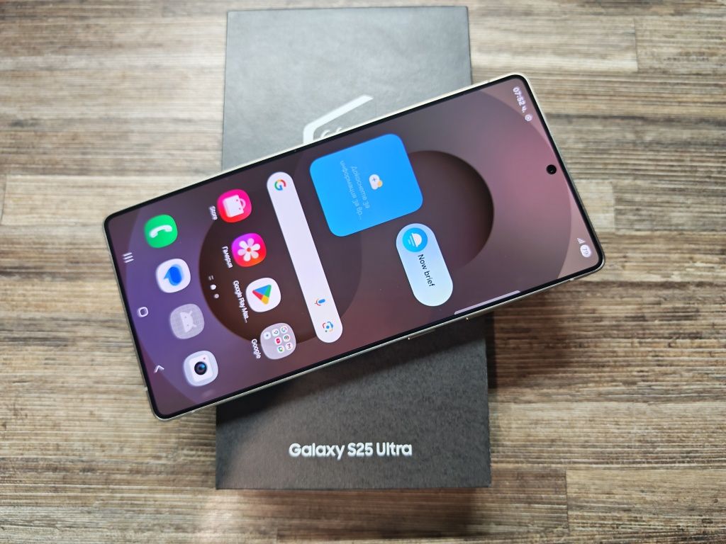 Като нов Samsung Galaxy S25 Ultra 12 GB RAM 512 GB Гаранция
