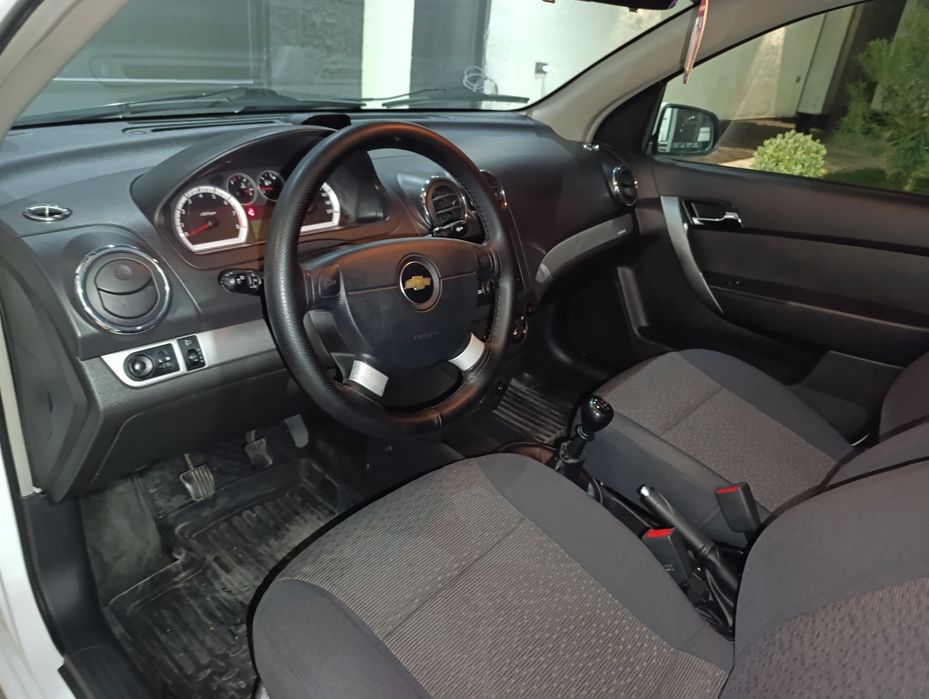 Nexia-3 mexanika 2018 sotiladi.