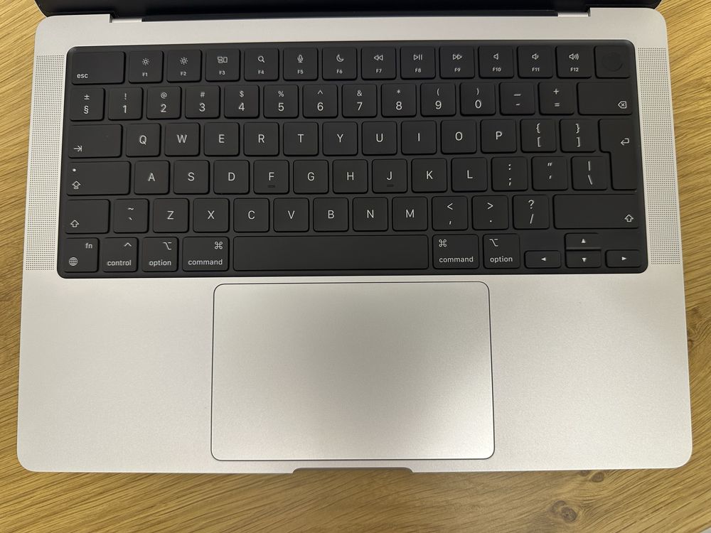 MacBook Pro 14-inch (M1 Pro, 16GB RAM, 512GB SSD) Ca nou, 100% Baterie