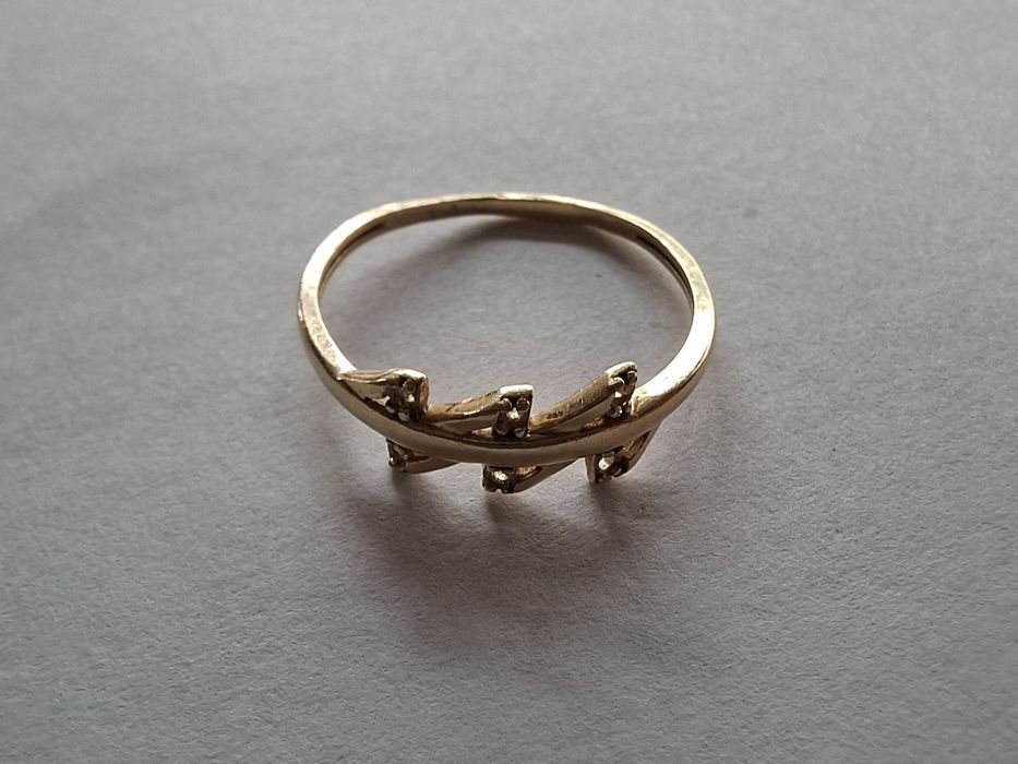 Дамски златен пръстен / Злато за материал - 1,32 гр. / 585 / 14К