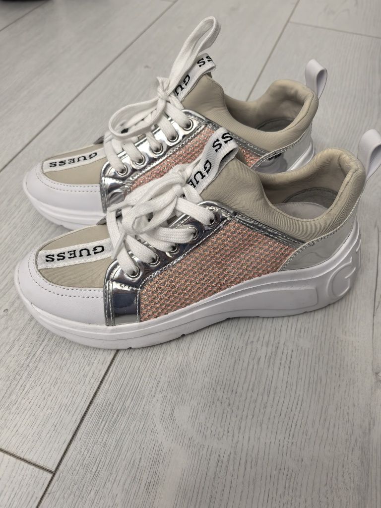 Adidasi Guess Speerit marime 36, noi