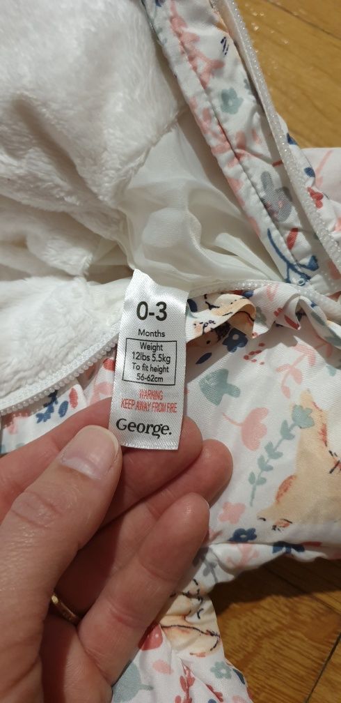 Топъл космонавт на George