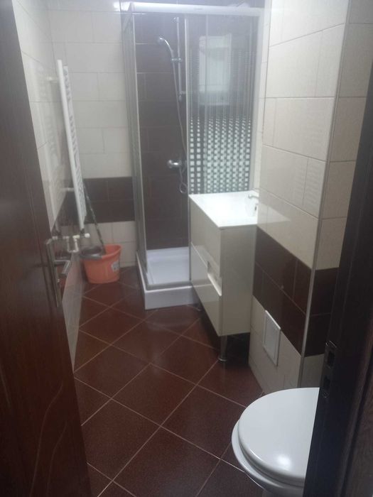 Inchiriez garsoniera