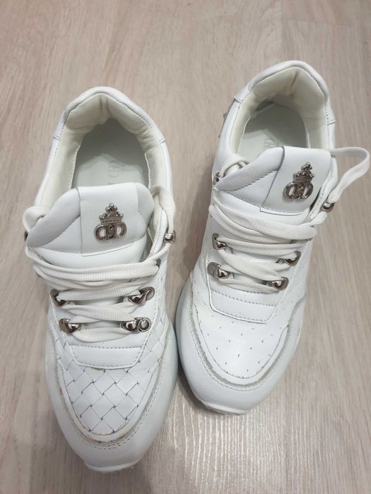 Дарис сникърси  естествена кожа