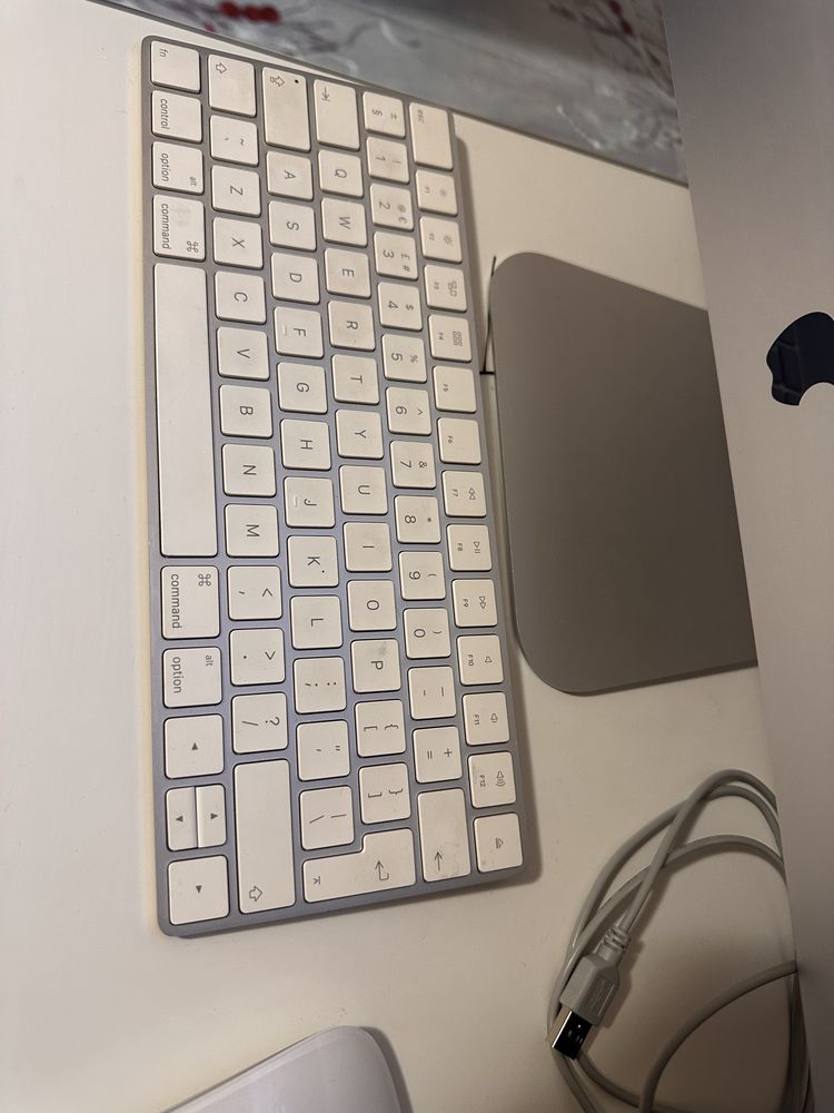 Imac +безжична мишка и клавиатура apple