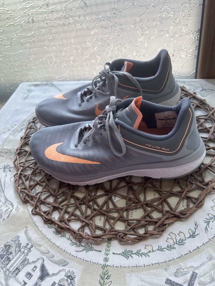 Nike маратонки като нови