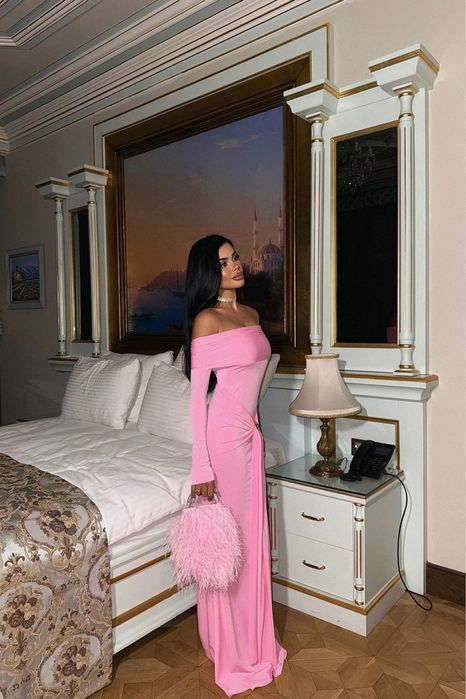 Страхотна дълга рокля