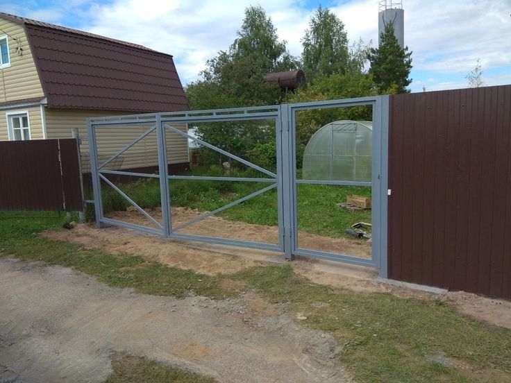 Garduri și porți metalice