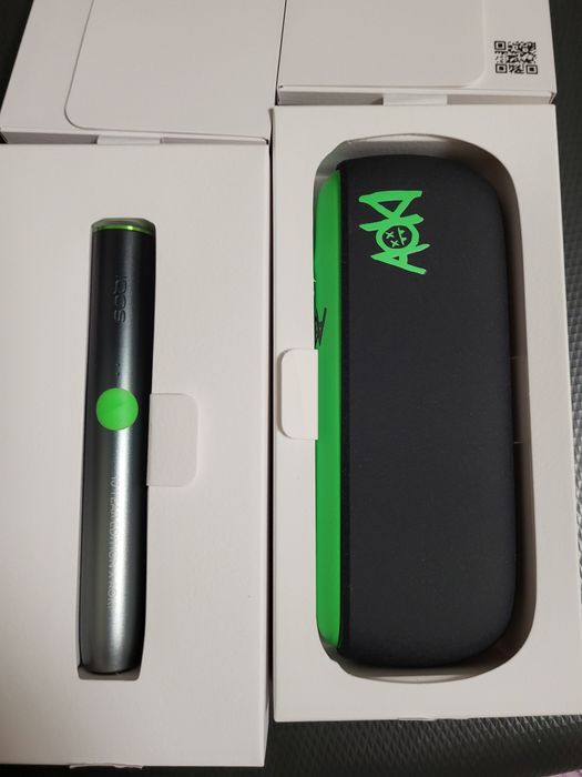 Vand IQOS iluma Steve Aoki 10 Years Limited Edition