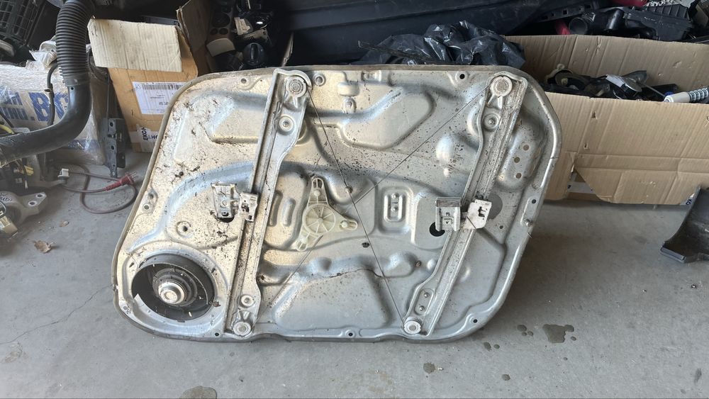 Hyundai i30 кора за предна лява врата