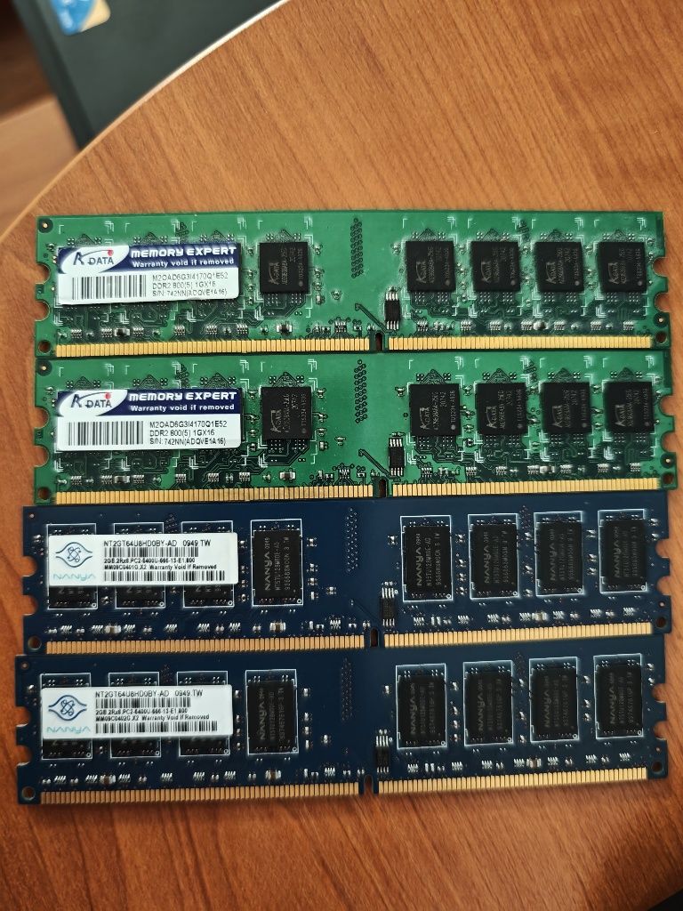 памет за компютър - 2х2GB и 2х16GB