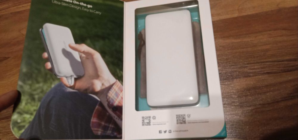 Външна батерия за  IPHONE,IPAD,Rawpower bank Lightning 10000MAH, бяла