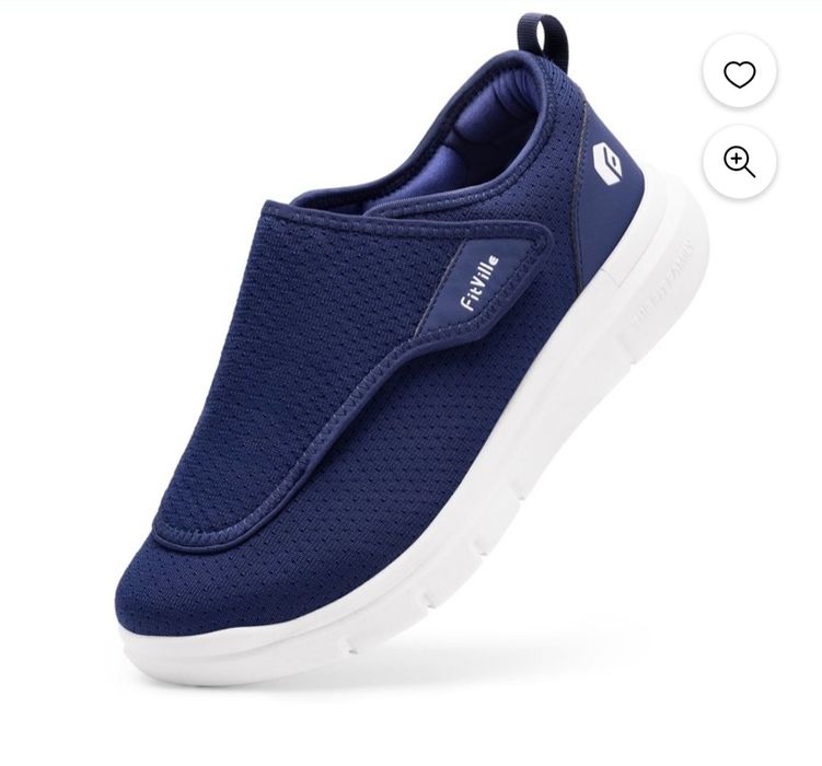 Фирменные кроссовки