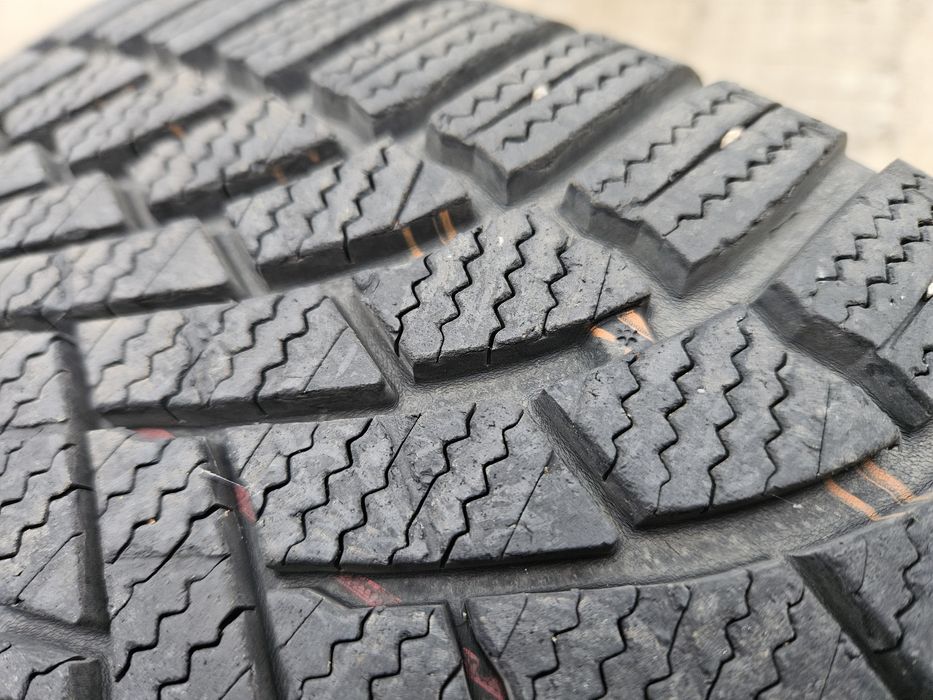 4бр. гуми bridgistone blizzak Lm 005, 225/60 R17