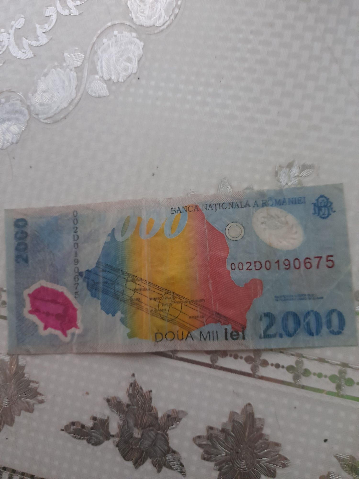 Bancnotă 2000 de lei cu eclipsă