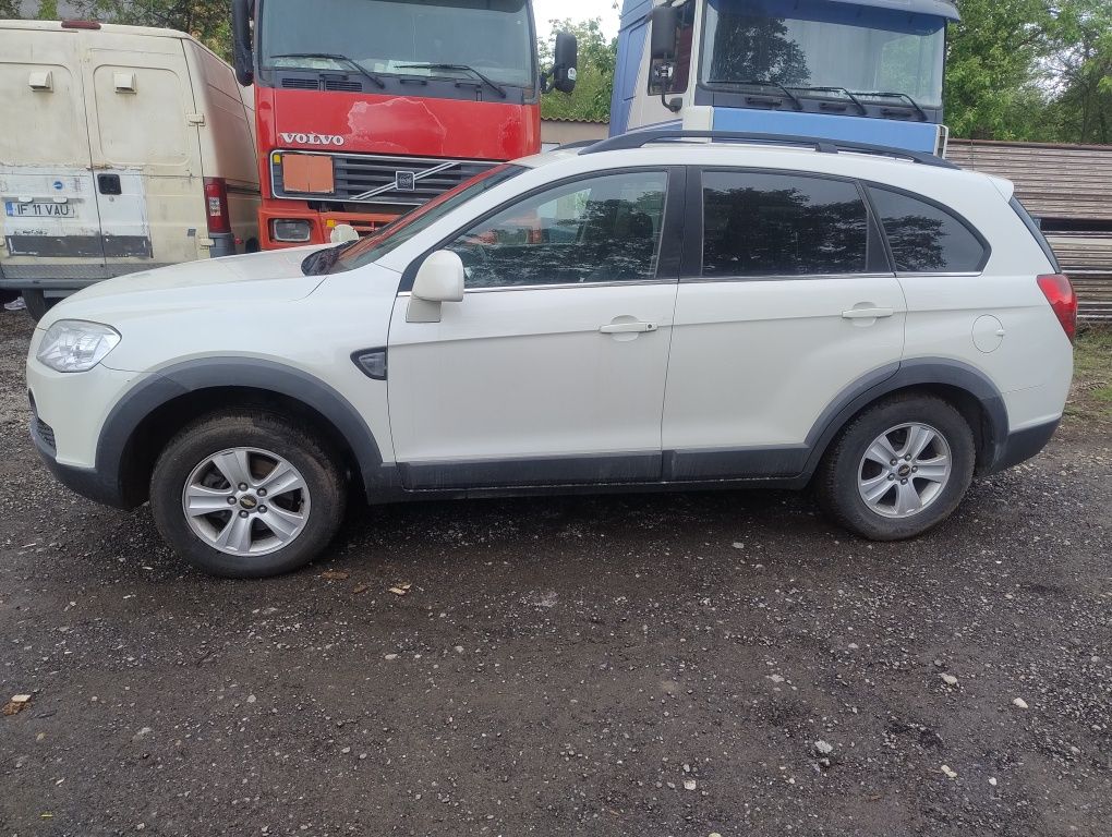 Vând Chevrolet Captiva 4x4 2010