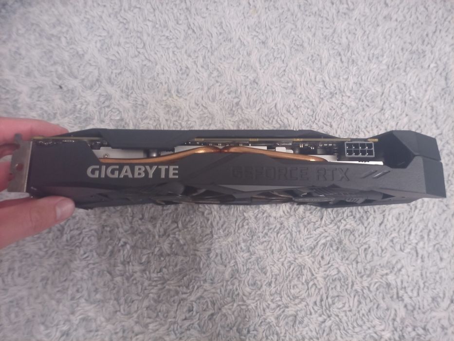 Vand RTX 2070 8GB de la Gigabyte