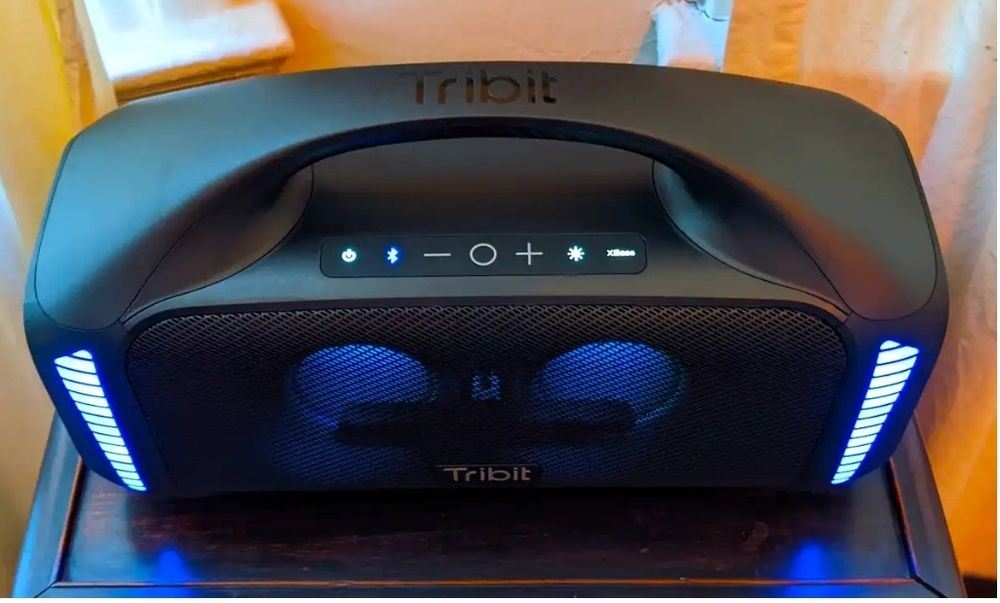 Продам портативную колонку Stormbox Blast