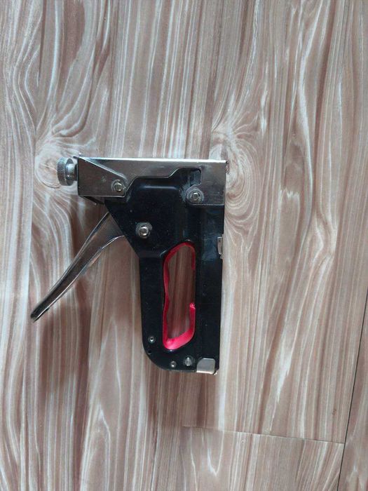 Строительный степлер